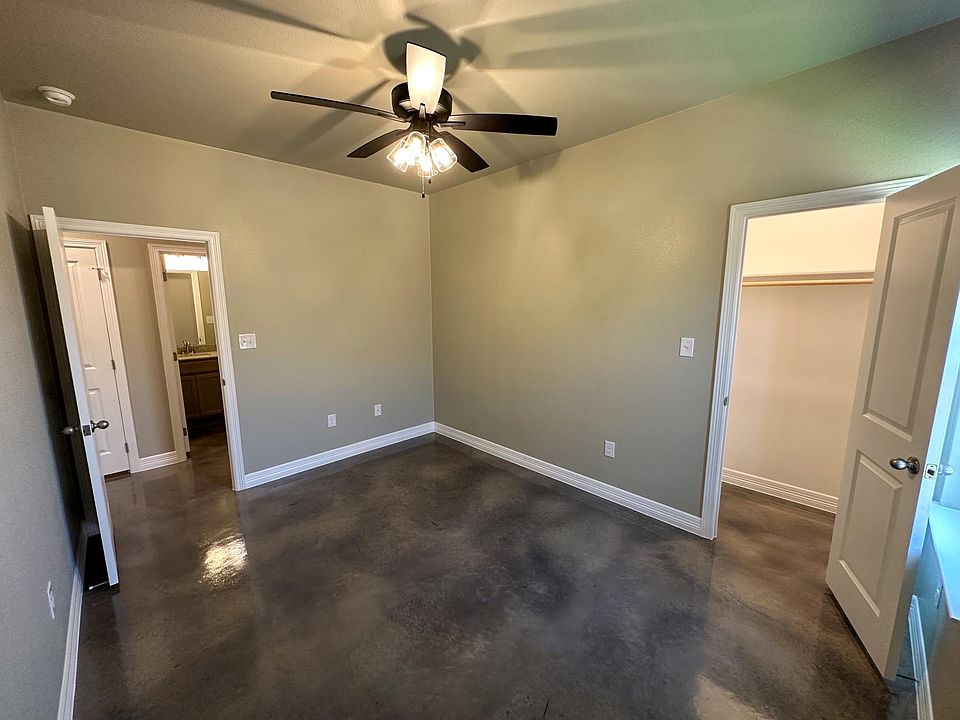 1st image of 1120 Antelope Trl #B