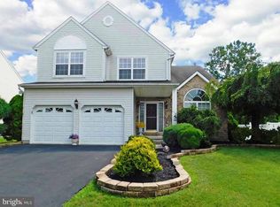 934 Meadow Glen Rd, Warminster, PA 18974