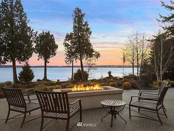 3rd image of 83 White Rock Ln