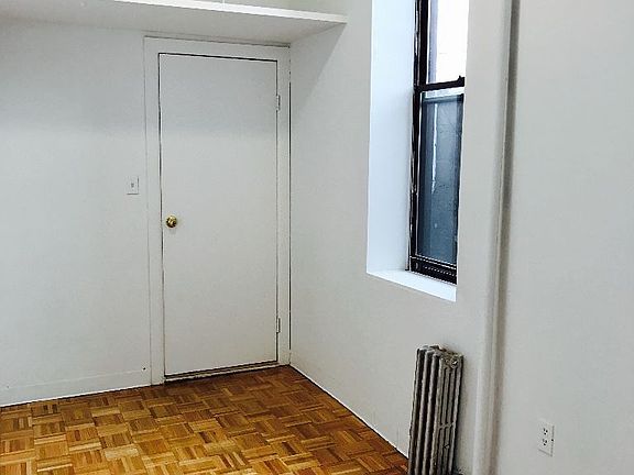 3rd image of 90 Stanton St APT 1D