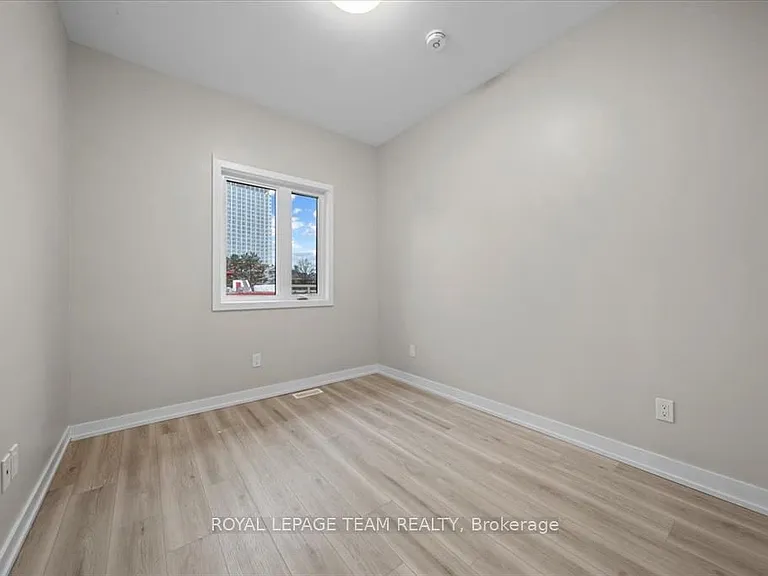 304 Lanark Ave #D — Photo 17