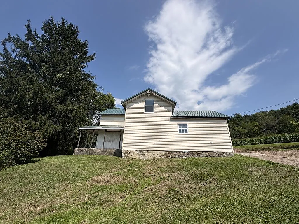 4 bed, 1.0 bath, 2274 sqft, $1,200 — Photo 3