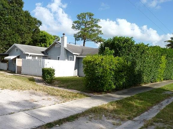 4th image of 132 Jackson Ave