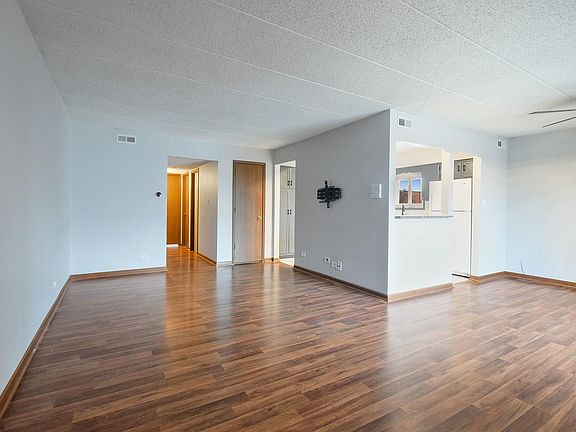 4th image of 7931 Paxton Ave APT 2A