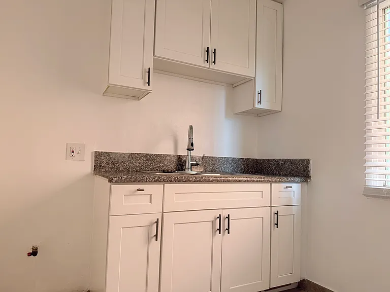 4305 S Centinela Ave #14 — Photo 7