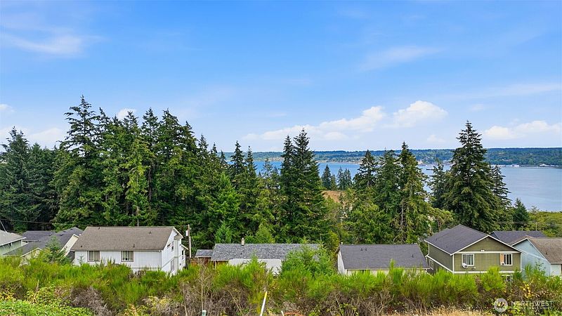 3rd image of 1633 & 1637 Sound Ridge Drive