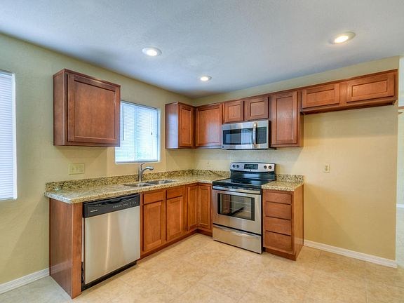 5th image of 11649 N 21st Dr