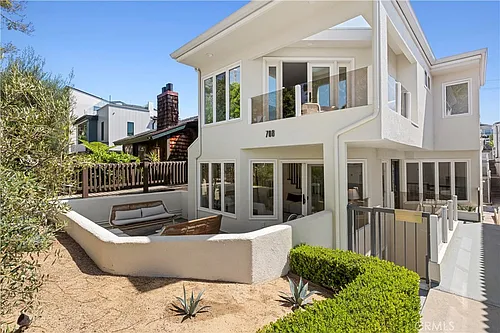 708 Iris Ave #A Photo 1