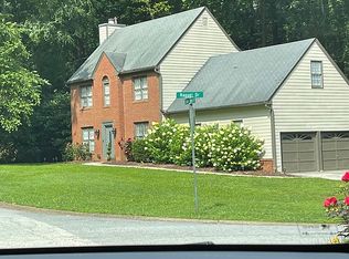 2470 Zachary Woods Dr NW, Marietta, GA 30064