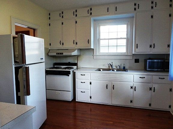5th image of 621 Owen Ct