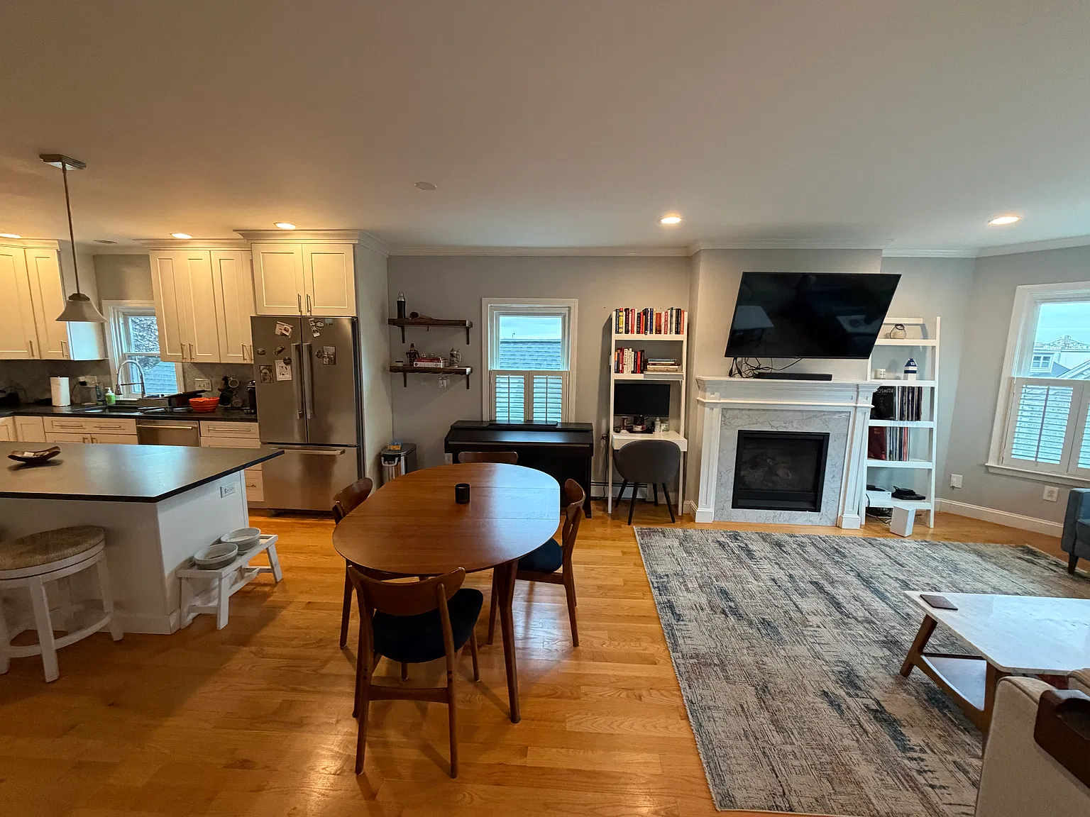 2 bed, 1042 sqft, $5,000 — Photo 3