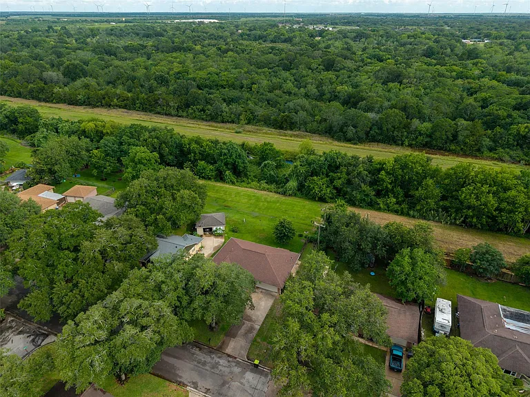 2308 Hillcrest Dr — Photo 4