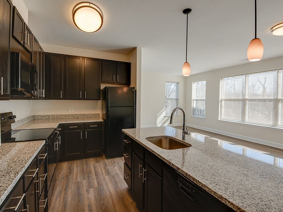 kitchen with breakfast bar