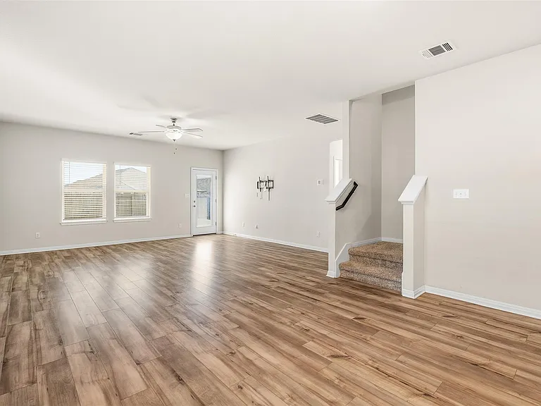 520 Loriner Way — Photo 14