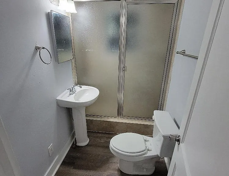332 Broad St #D — Photo 8