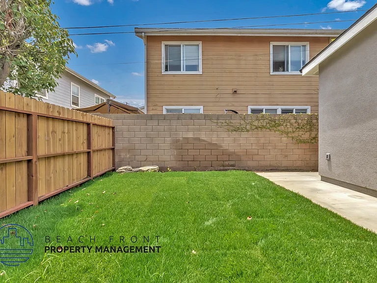 1931 Pomona Ave — Photo 26