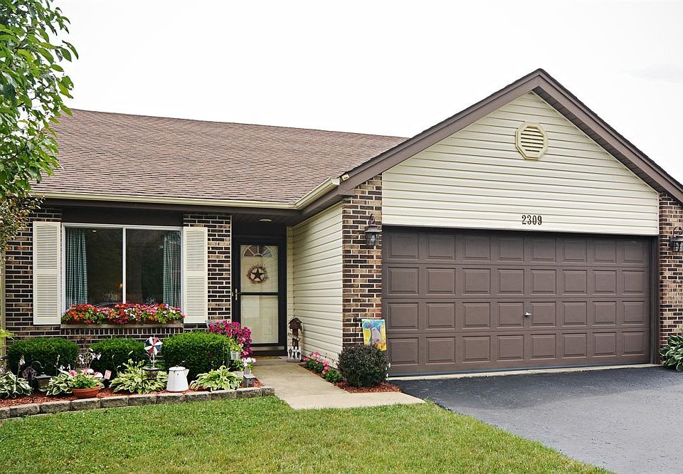1st image of 2309 Cambridge Ln