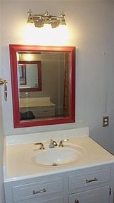 4th image of 919 Pinecove St