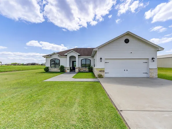 931 Angus Trl, Angleton, TX 77515