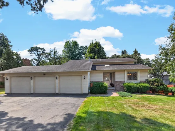 266 120th Ln NW, Coon Rapids, MN 55448