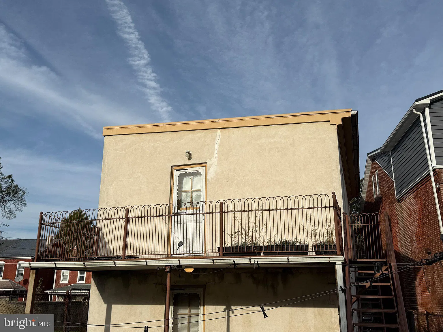 2 bed, 1.0 bath, 6589 sqft, $1,700 — Photo 2