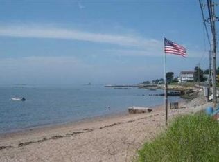 18 Waverly Park Rd, Branford, CT 06405