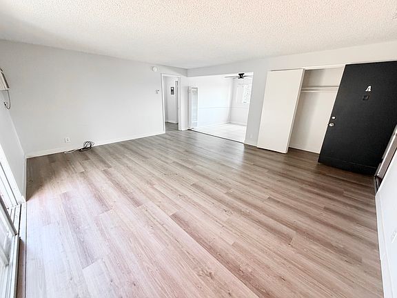 3rd image of 585 W Sierra Madre Blvd APT A
