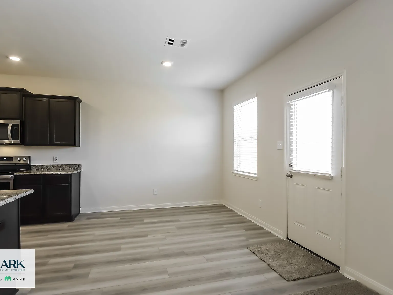 3 bed, 2.5 bath, 1882 sqft, $2,290 — Photo 4