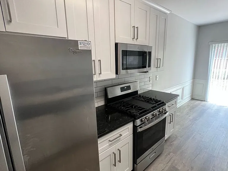 2048 Fosco Dr — Photo 5