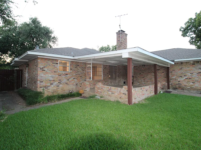 10146 Coveridge Dr — Photo 19