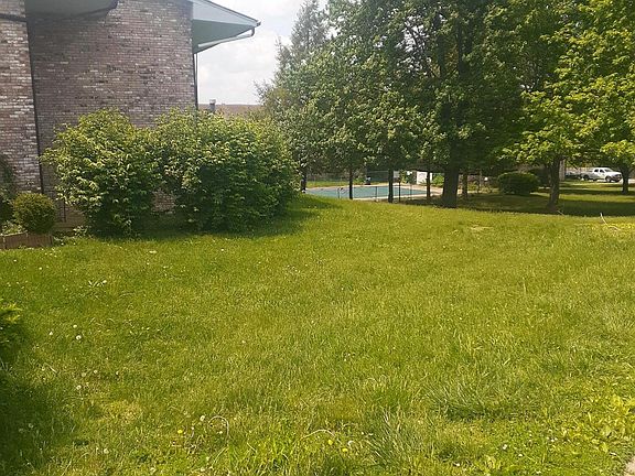 3rd image of 1281 Village Dr APT A4