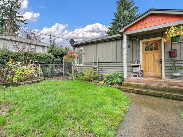 1425 E Madison Ave, Cottage Grove, OR 97424