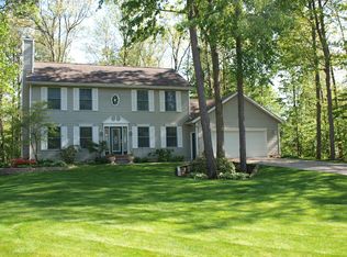 7434 Woodcliff Dr, Hudsonville, MI 49426