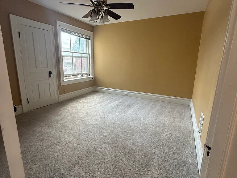 139 N 3rd St #3 — Photo 7