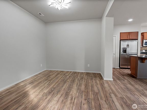 4th image of 20615 7th Avenue Ct E