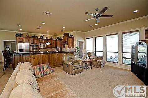 4th image of 6201 Meadowlands Dr