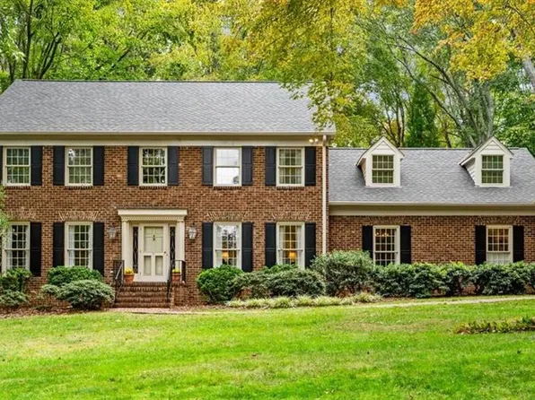 7 Dunaway Ct, Greensboro, NC 27408