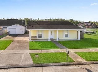 2813 Legend St, Meraux, LA 70075