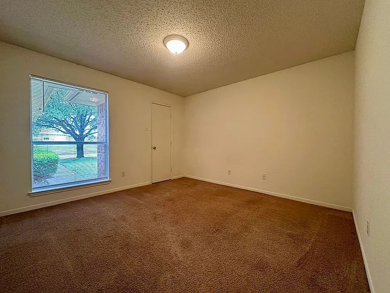638 Park Place Dr — Photo 13