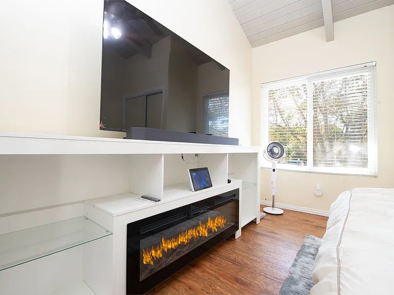 2604 N Tustin Ave #D — Photo 15