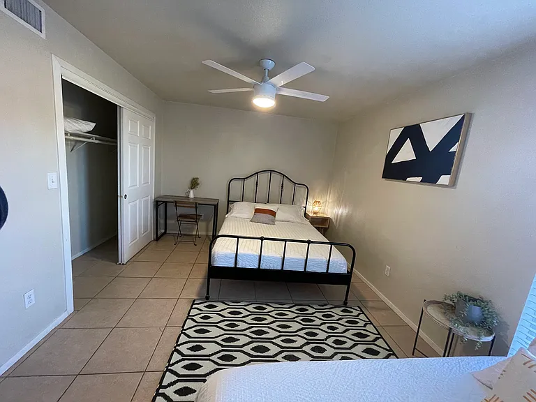 2409 Ventura Dr #C — Photo 11