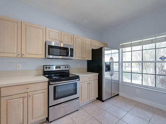 5th image of 707 SW 122nd Ave #707