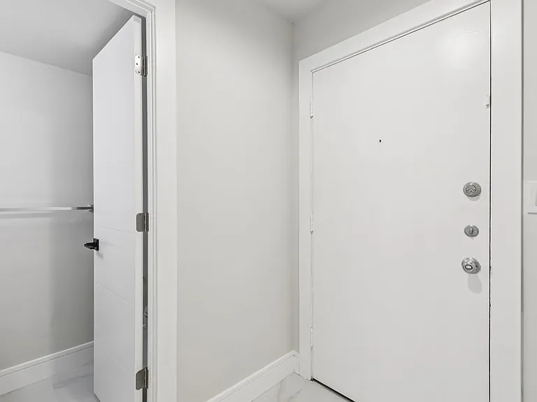 The Oaks Apartments — Photo 55