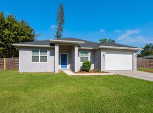 2067 Brueckner Dr, Sarasota, FL 34231