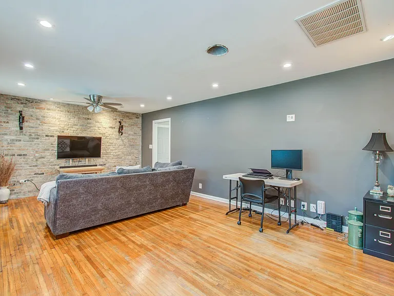 9002 Railton St — Photo 14