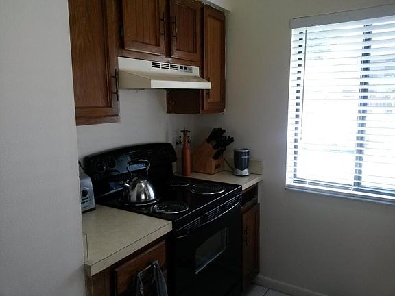 5th image of 2445 SW 22nd Ave #1010