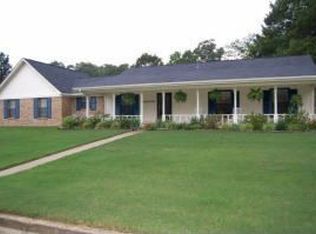 801 Robindale Dr, Tupelo, MS 38801