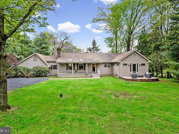 2nd image of 612 Doublewoods Rd