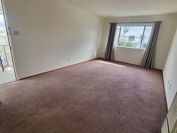 2nd image of 5813 Bayview Ave