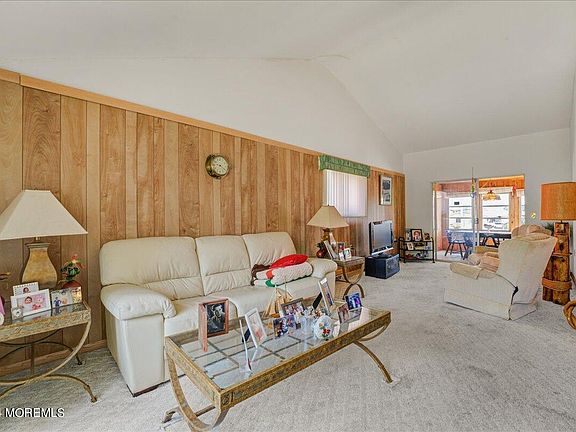 5th image of 1870 Merrimac Drive
